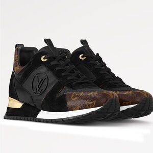 LV shoes 6.5 Tennis shoes   Like new authentic 
$700 OBO 
RETAIL $1150